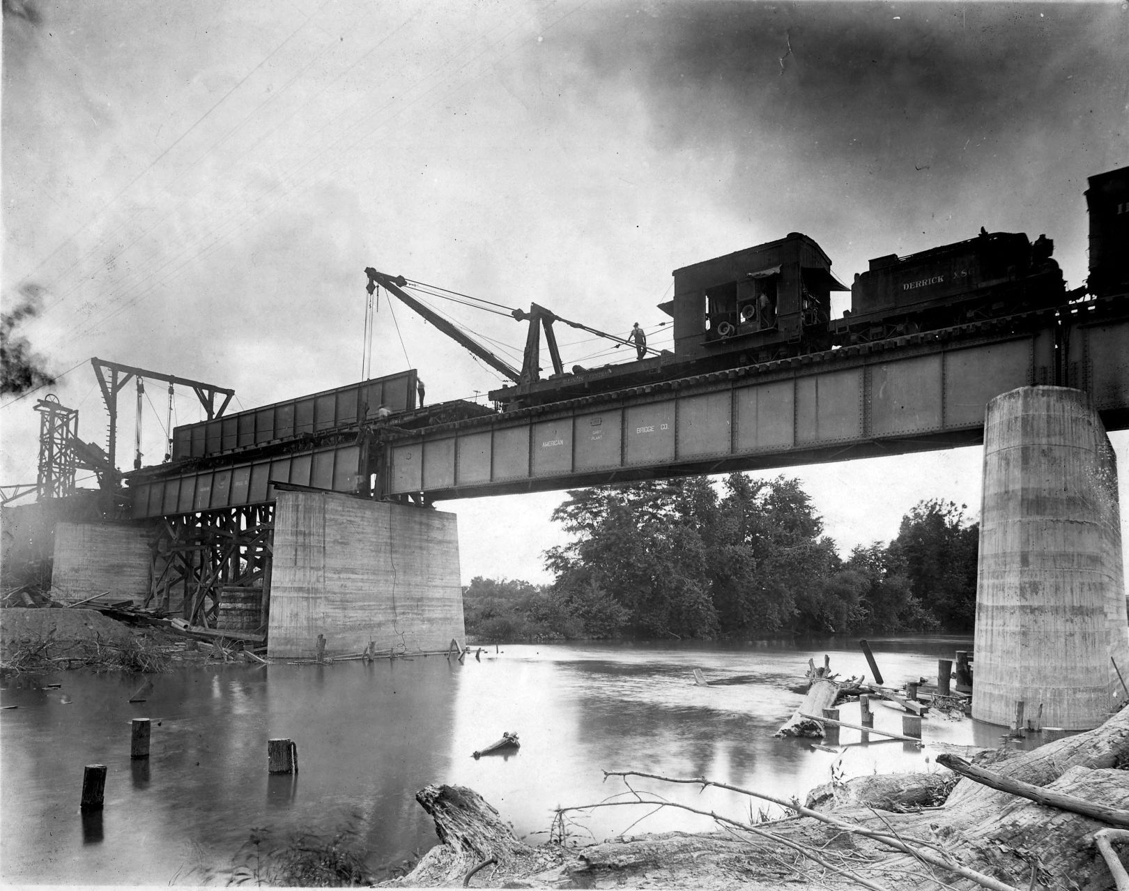 Illinois Central bridge-2 1912.jpg